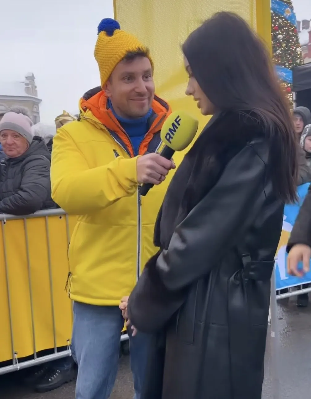 Piotr Wojdyło prowadzi akcję Choinka pod Choinkę RMF FM